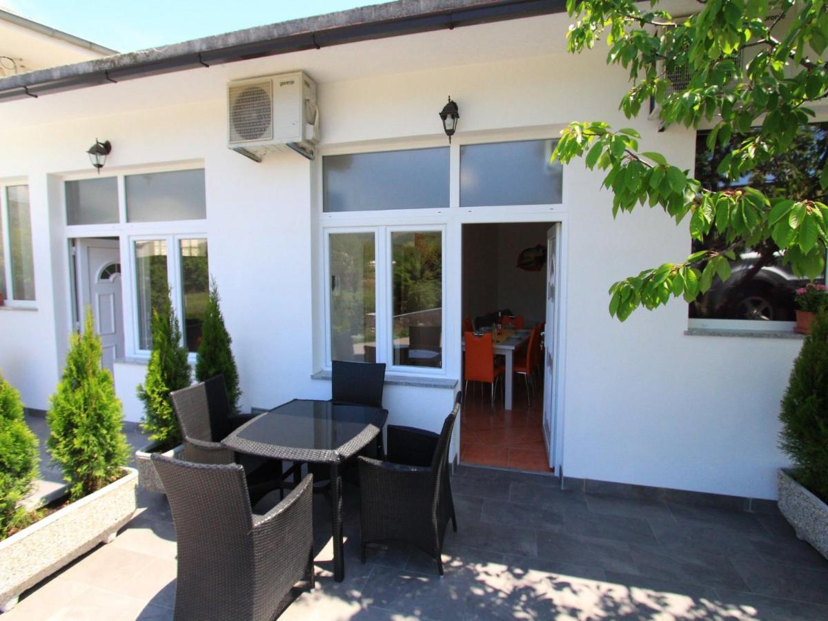 Apartments Nero Novi Vinodolski Bagian luar foto
