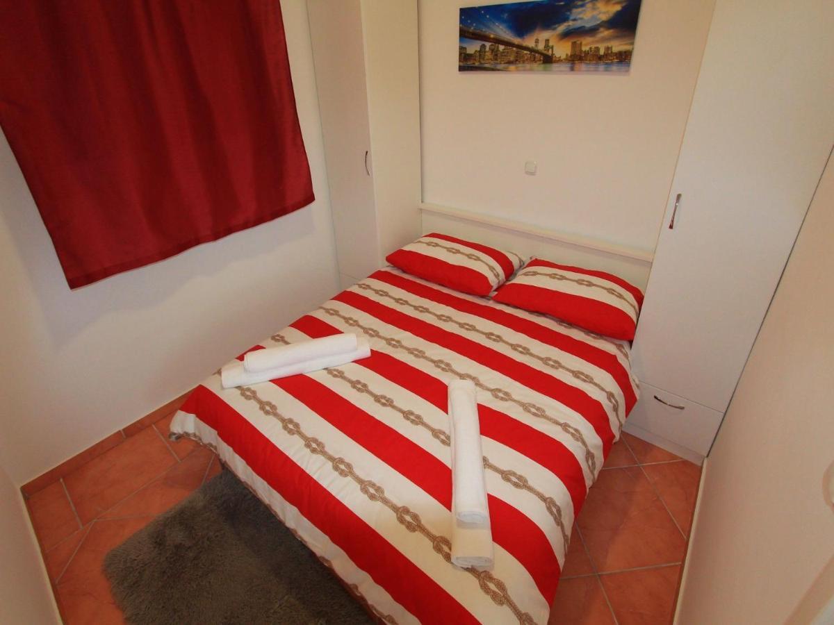 Apartments Nero Novi Vinodolski Bagian luar foto
