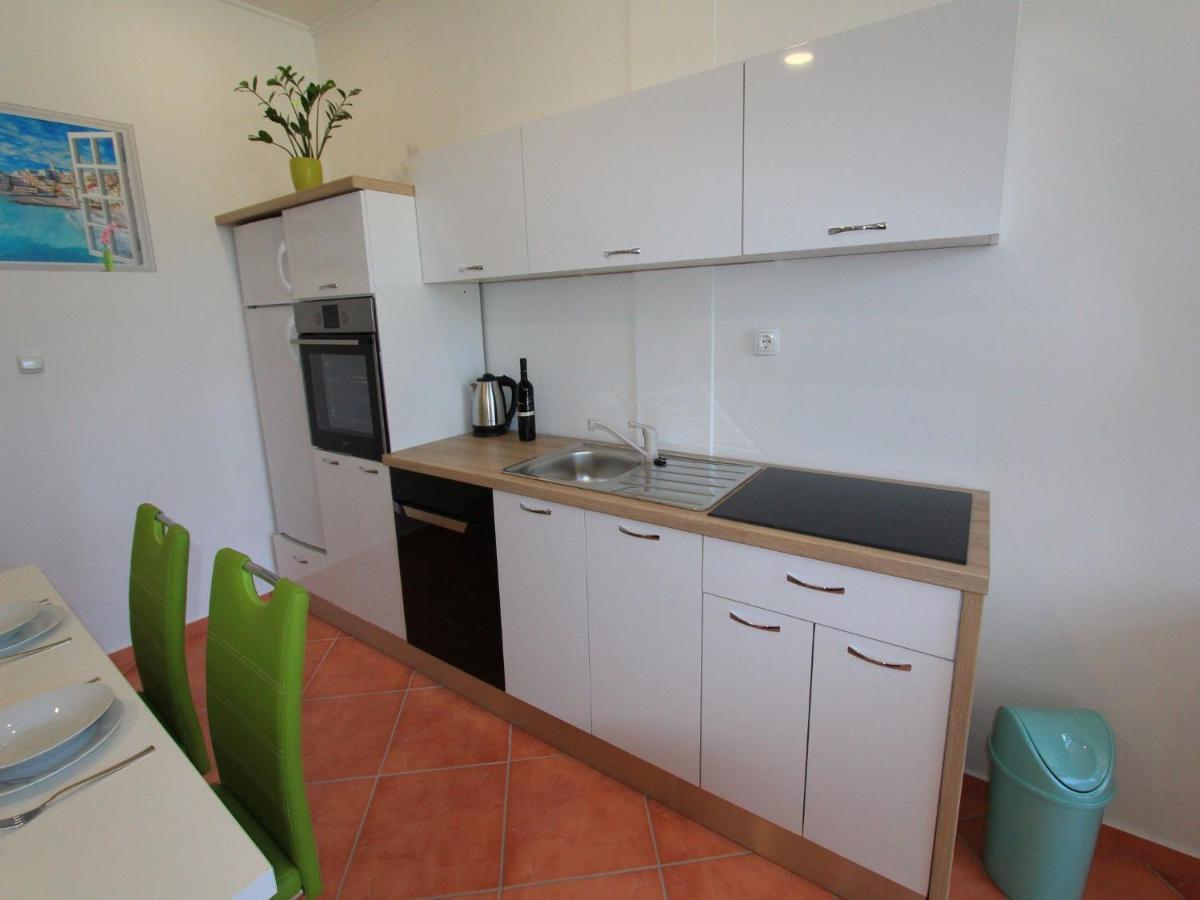 Apartments Nero Novi Vinodolski Bagian luar foto
