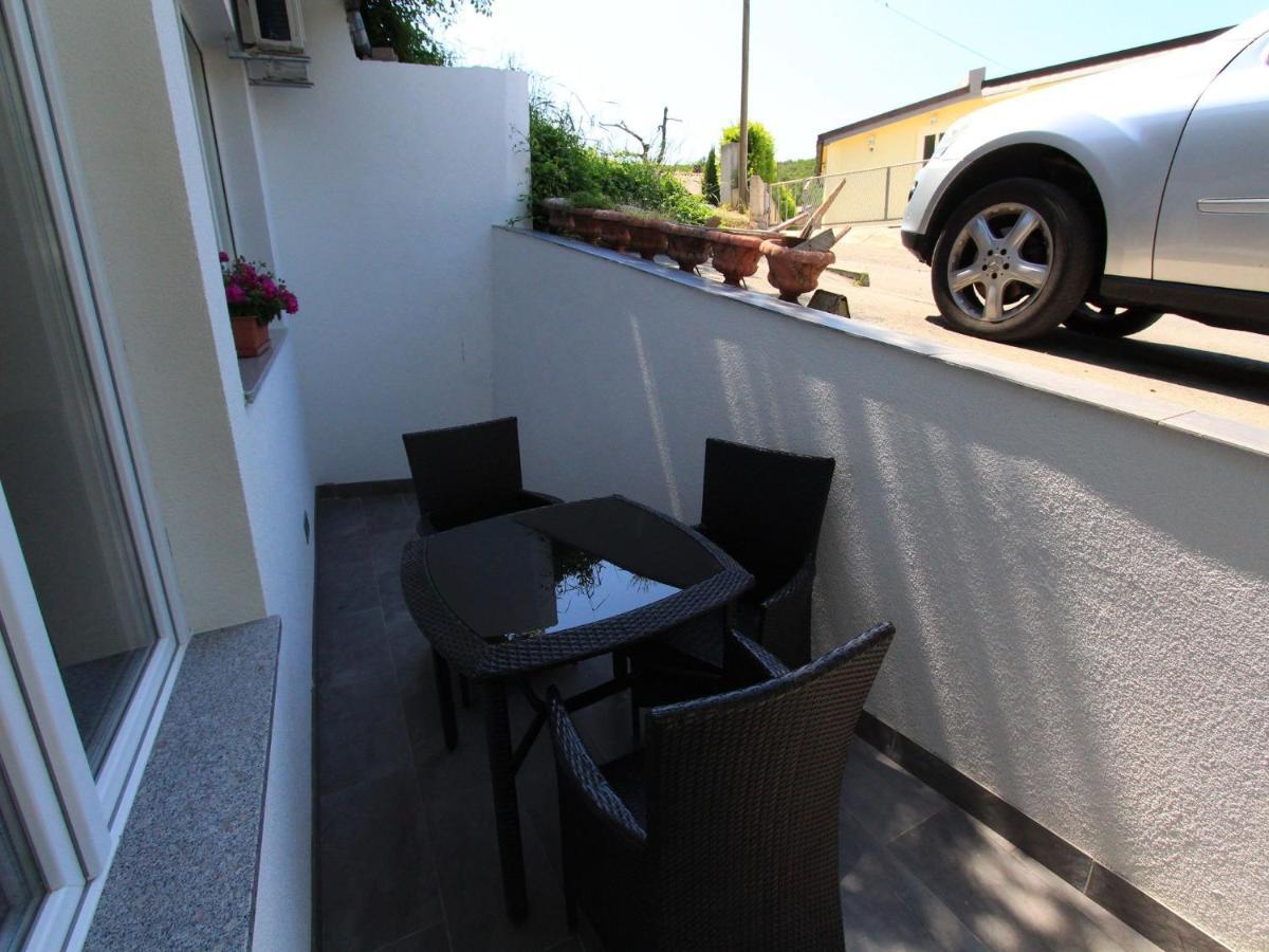 Apartments Nero Novi Vinodolski Bagian luar foto