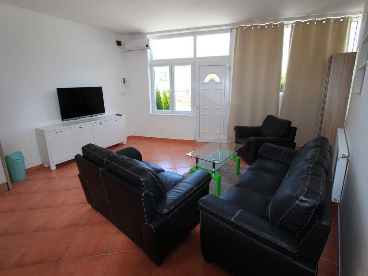 Apartments Nero Novi Vinodolski Bagian luar foto
