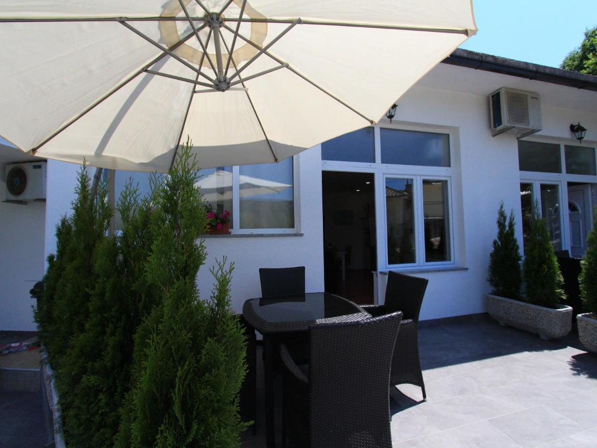 Apartments Nero Novi Vinodolski Bagian luar foto