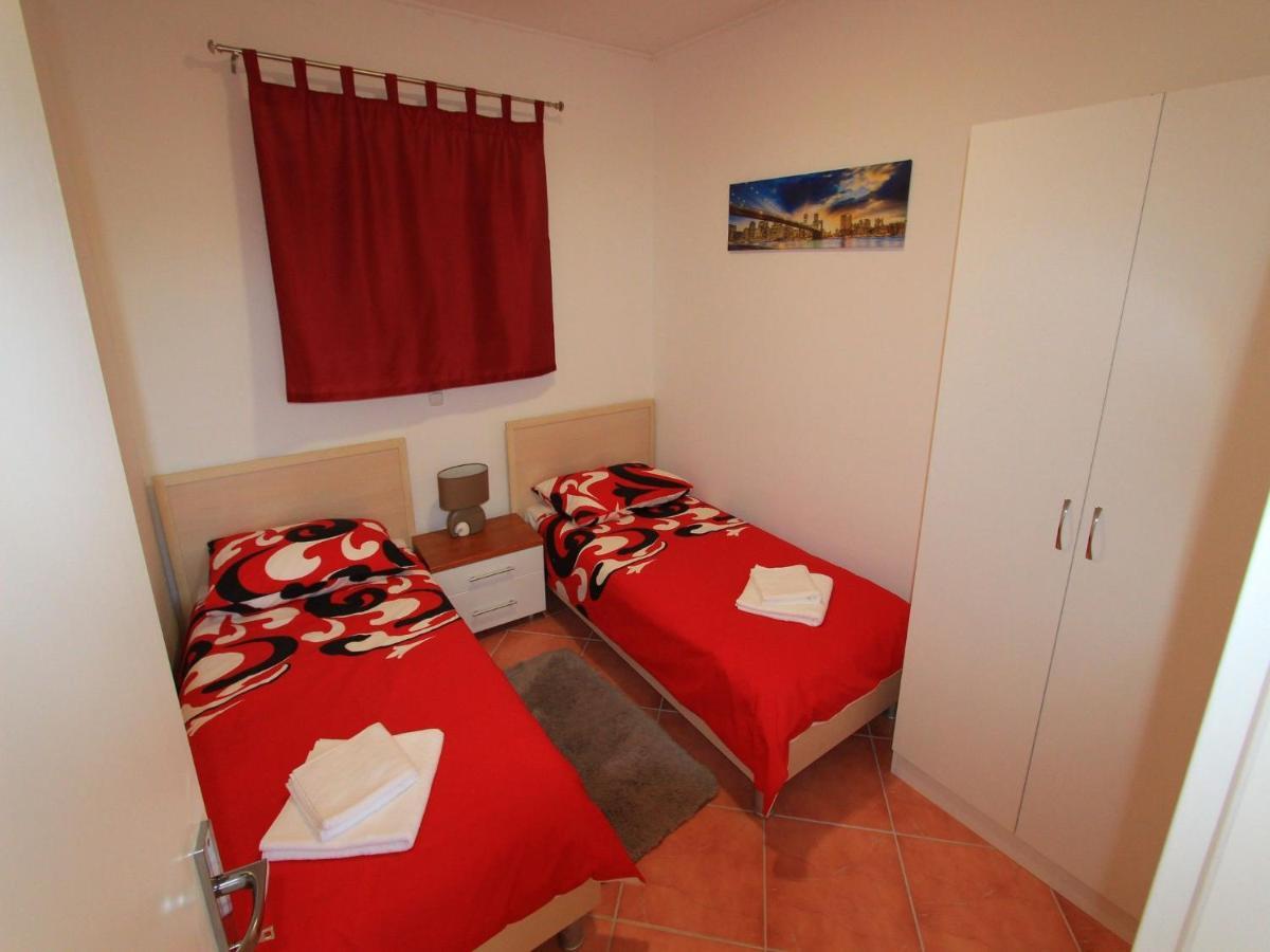 Apartments Nero Novi Vinodolski Bagian luar foto