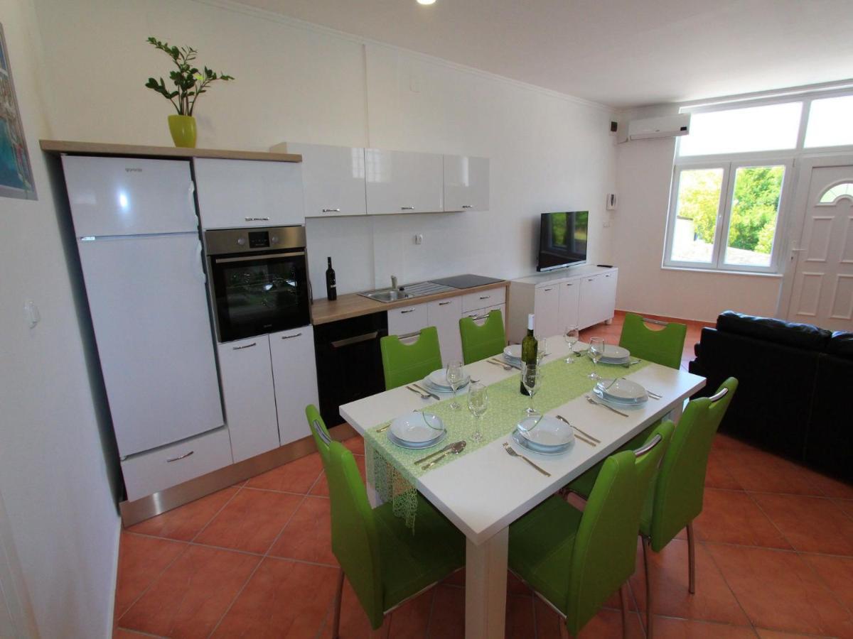 Apartments Nero Novi Vinodolski Bagian luar foto